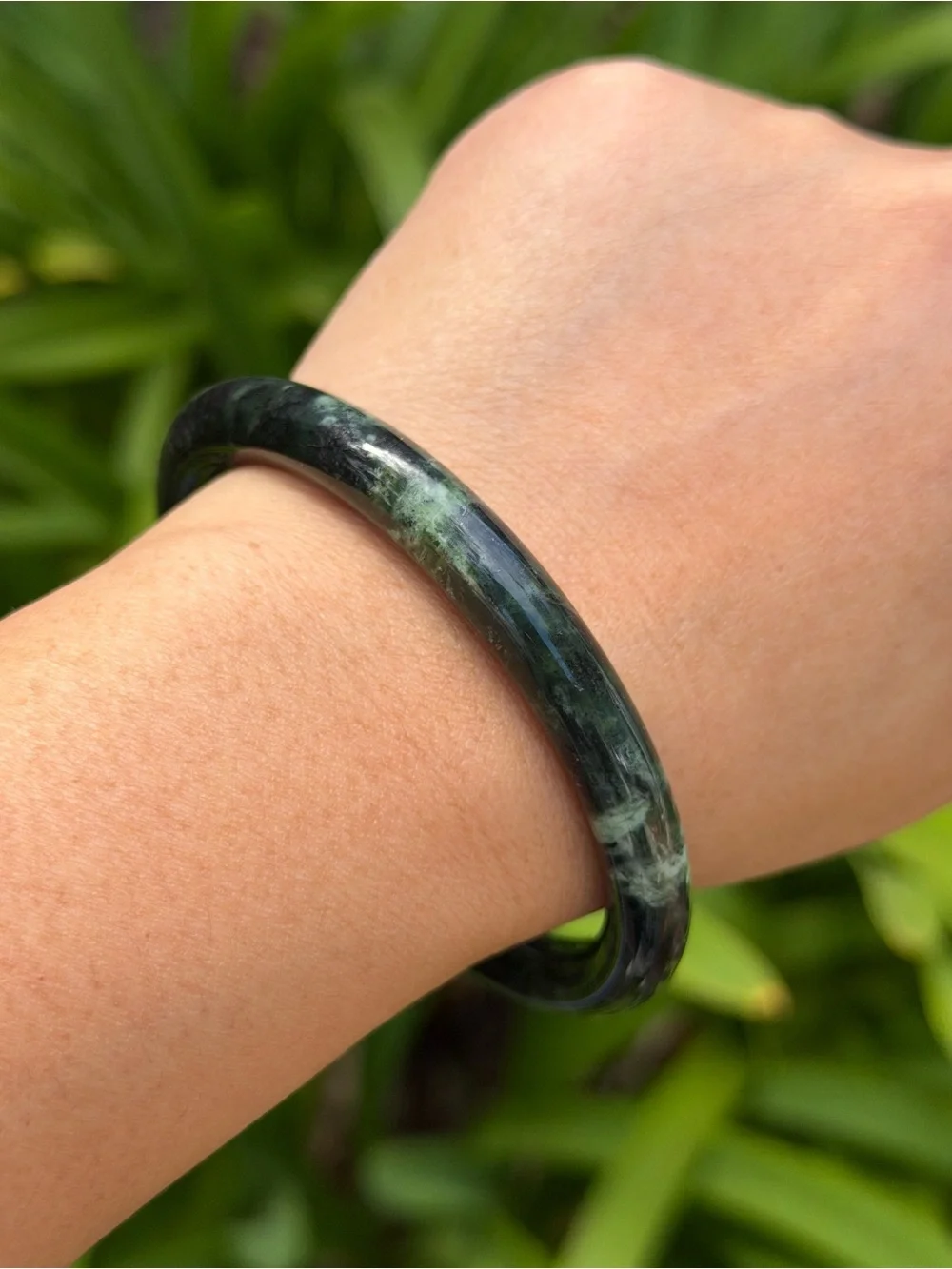 62mm inner diameter skinny xiuyu jade bangle 1740